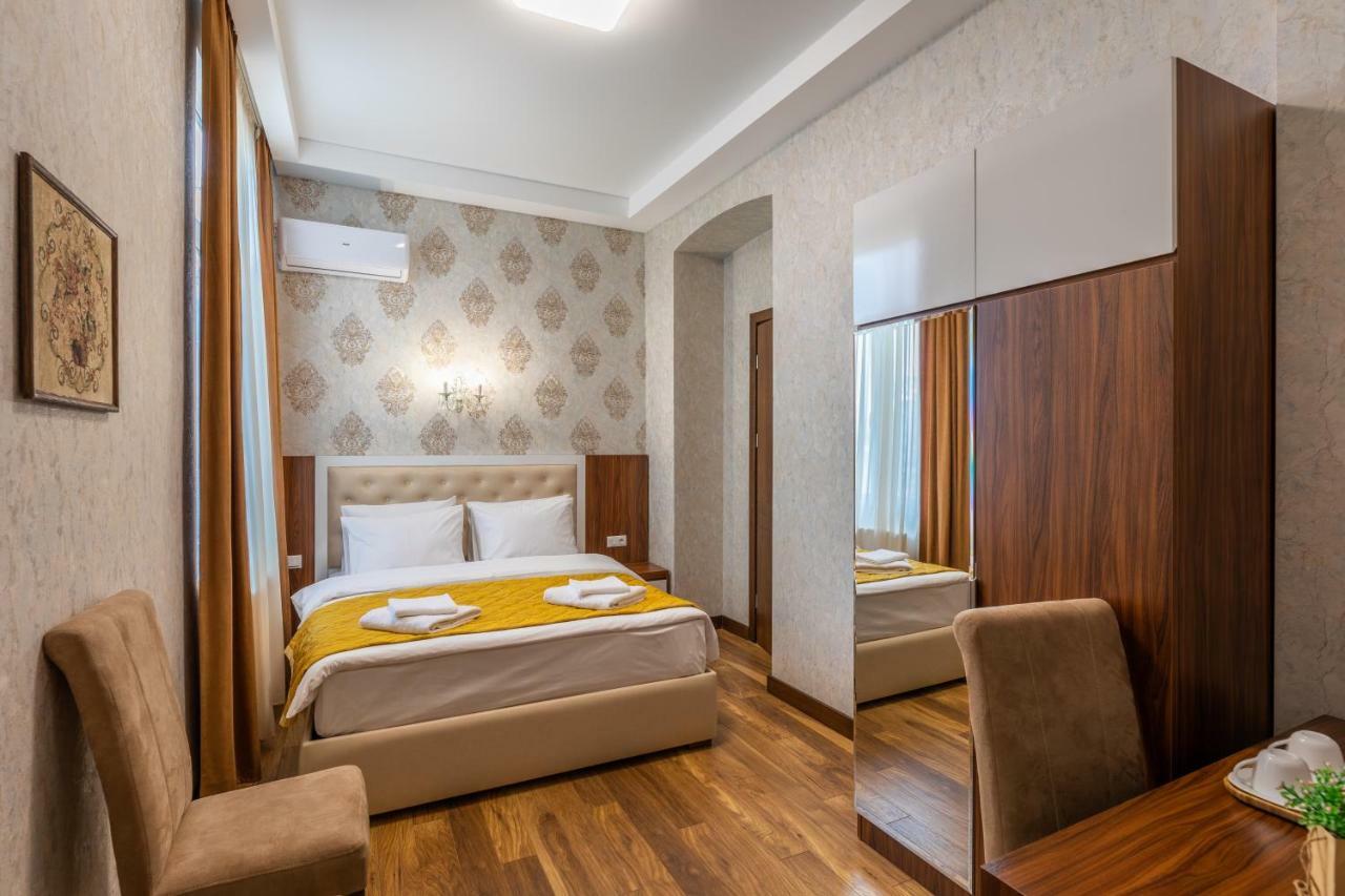 Ornament Hotel Tbilisi Exterior foto