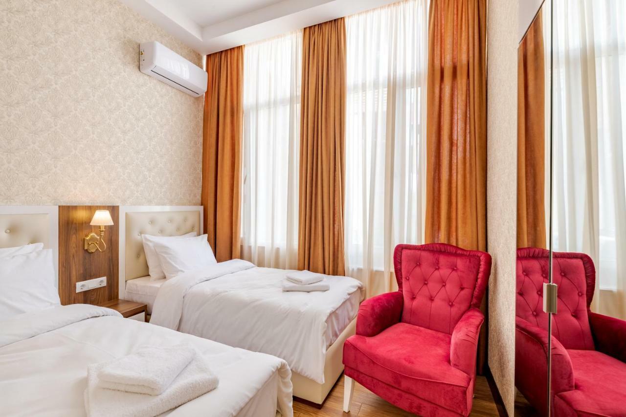 Ornament Hotel Tbilisi Exterior foto